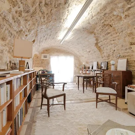 2 Bedroom Beautiful In *